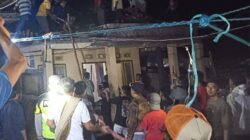 Diduga Korsleting Listrik, Rumah Dua Lantai di Pakenjeng Terbakar